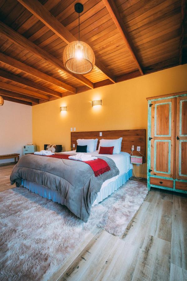Quarto Deluxe com Cama de Casal ou 2 de Solteiro e Banheira de Hidromassagem